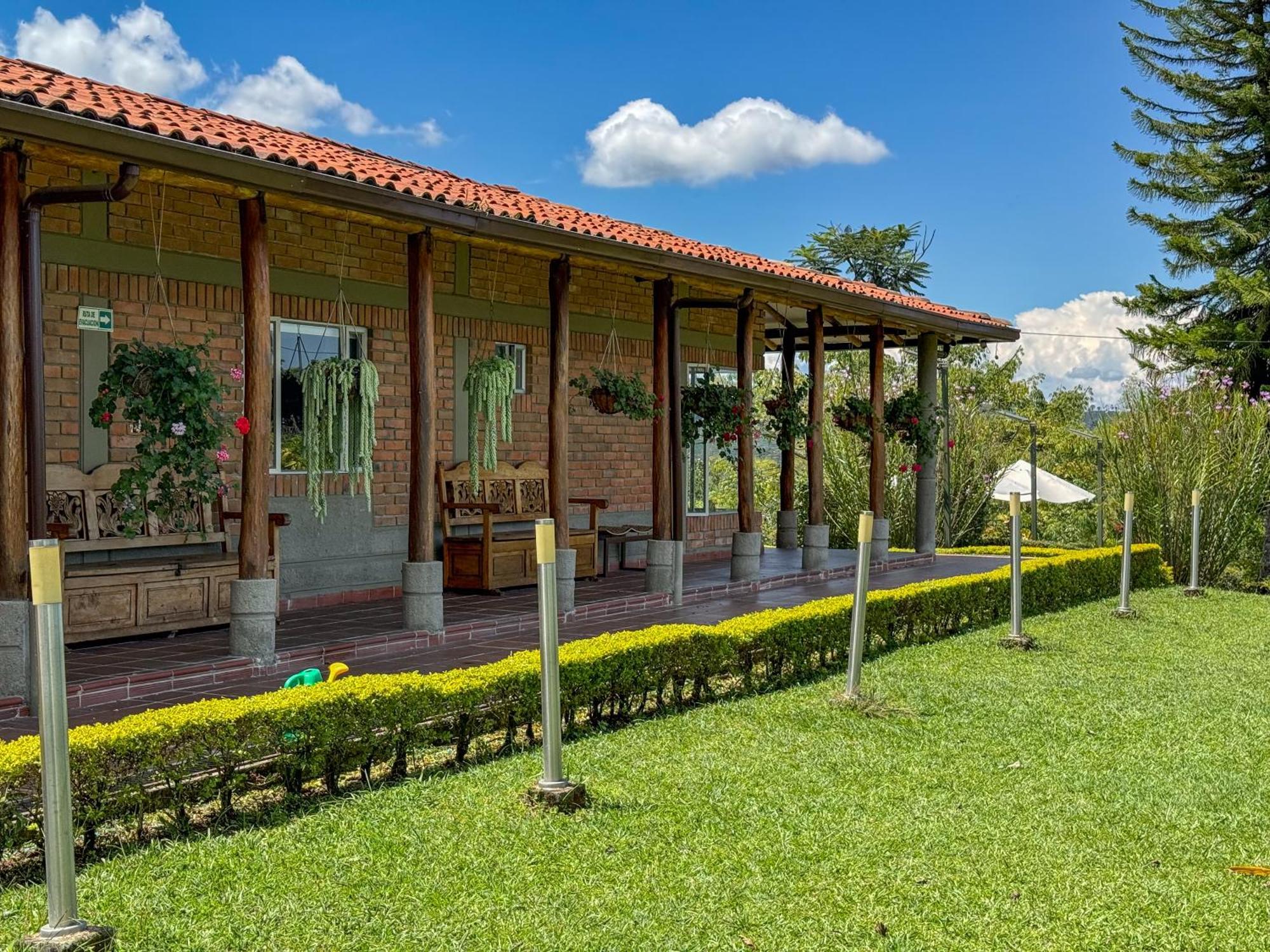 Finca Del Cafe - Casa Typica サンタ・ロサ・デ・カバル エクステリア 写真
